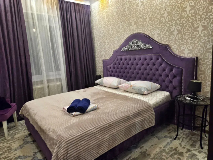 Квартира Трехкомнатная в Центре Города — забронировать отель в Сургуте