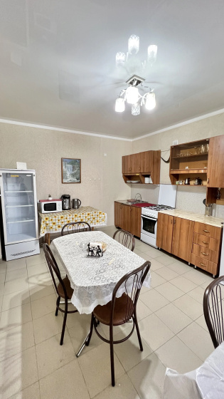 Zolotoy Shmel Guest House — отель с удобствами в Сириусе