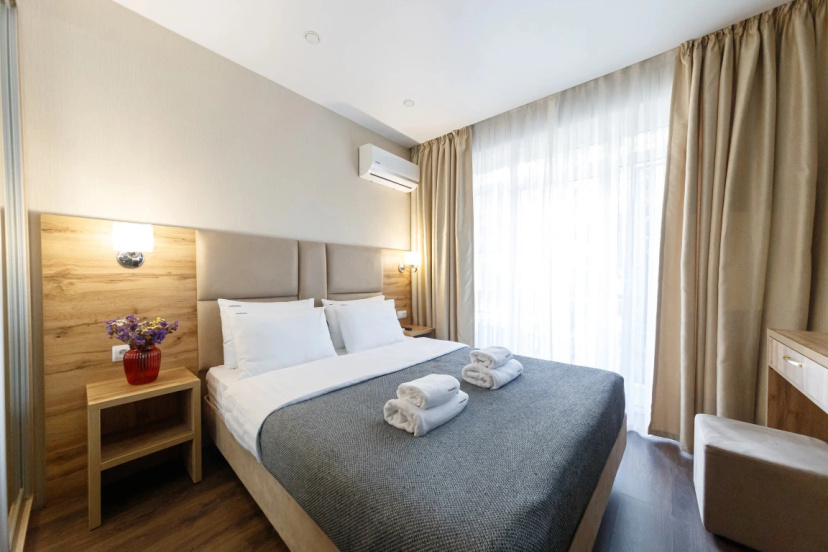 Цены на Апартаменты Red Apartments Покровский Парк Кипарис в Сочи