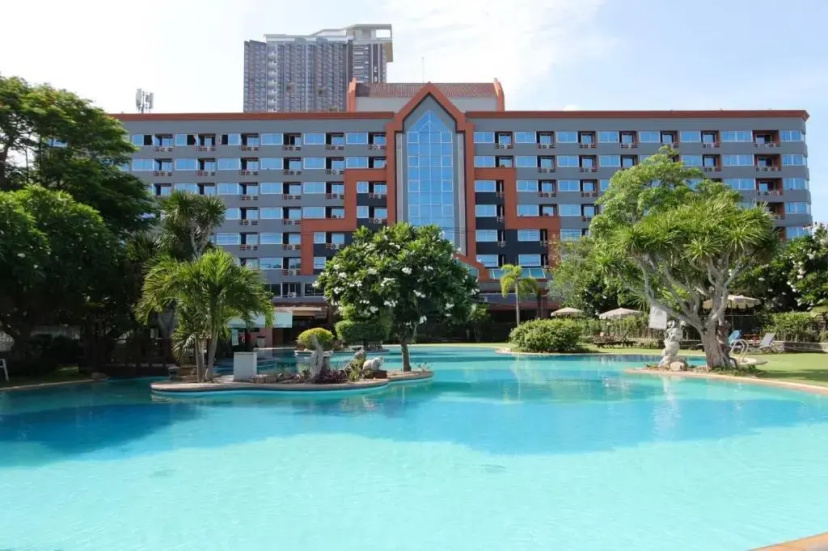 Coco Beach Hotel Jomtien Pattaya — забронировать отель в Паттайе