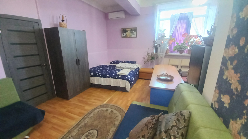 Цены на Квартира Cozy studio next to metro в Ереван