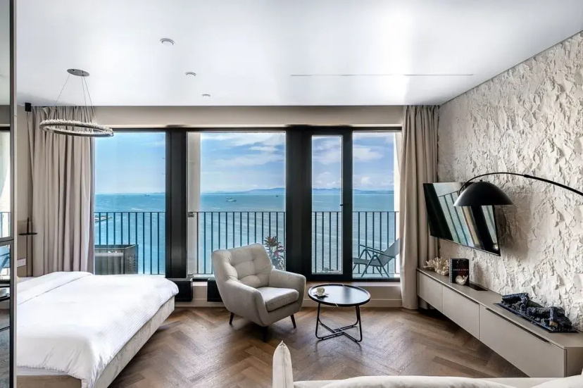 Apartamenty More Suite s Potrasausim Vidom na Zaliv v 5 Minutah ot Centra Goroda — отзывы гостей и цены