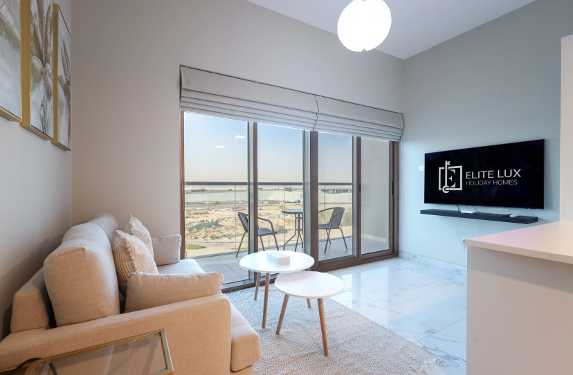 Elite LUX Holiday Homes - Cozy 2BR Getaway – Minutes from Expo City, Dubai — отель с удобствами в Дубае