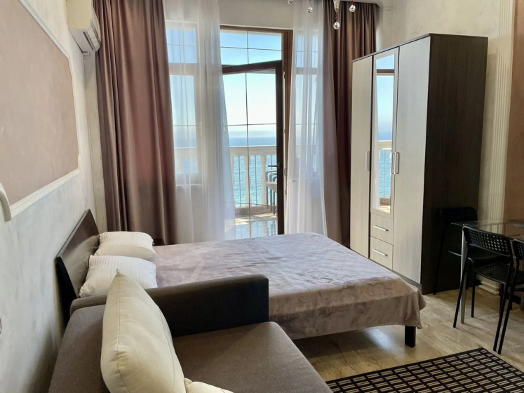 Цены на Квартира на улице Набережная 16И в Алушта