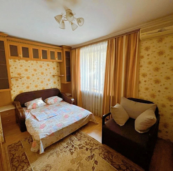 Цены на Квартира на Переулке Спортивный 1/4 в Алушта