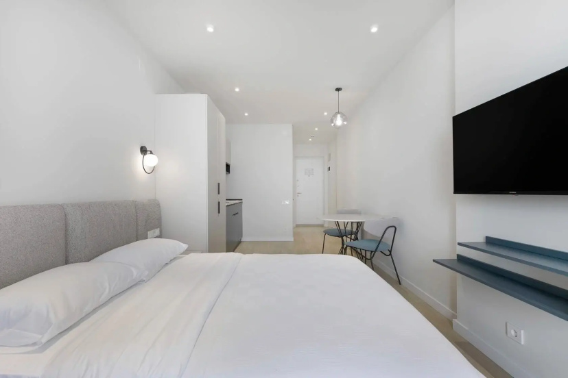 Квартира Next Apartments HappyRent Вид на горы — отель с удобствами в Батуми