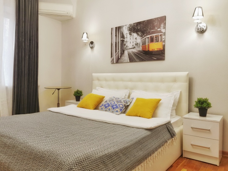 Апартаменты M.O.O.N. APARTMENTS Zenkova 86 — забронировать отель в Алматы