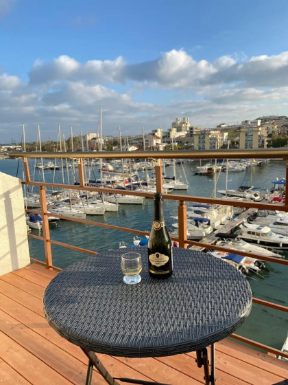 Apartamenty s vidom na more — комфортный отель в Севастополе