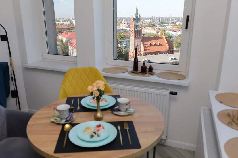 Kvartira Panorama Kaliningrad s vidom na Ostrov Kanta i Rybnuu derevnu — отель с удобным расположением в Калининграде