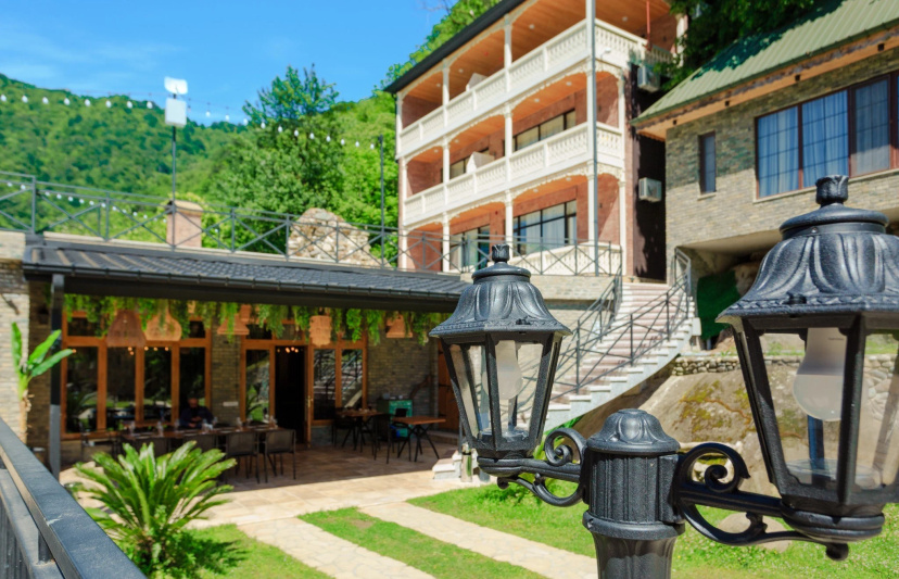 Гостевой дом machakhela inn- resort and winery — отель с удобствами в Батуми