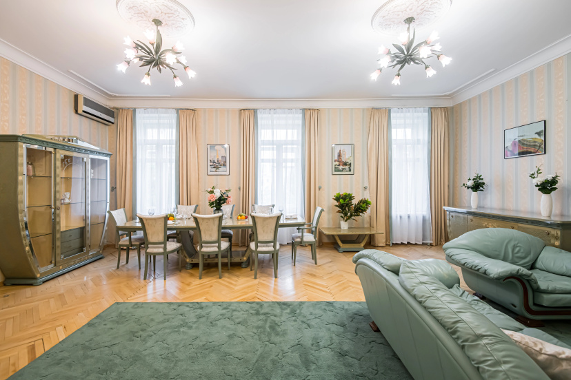 Квартира GM Apartments Просторная Трехкомнатная на Арбате — отель с удобным расположением в Москве