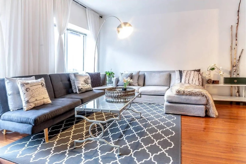 Petit Home Apartments — отель с удобным расположением в Барселоне