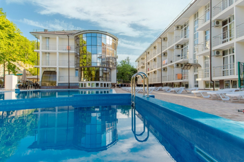 Kurortnyj otel' Atelika Grand Oazis  3*** — забронировать отель в Архипо-Осиповке