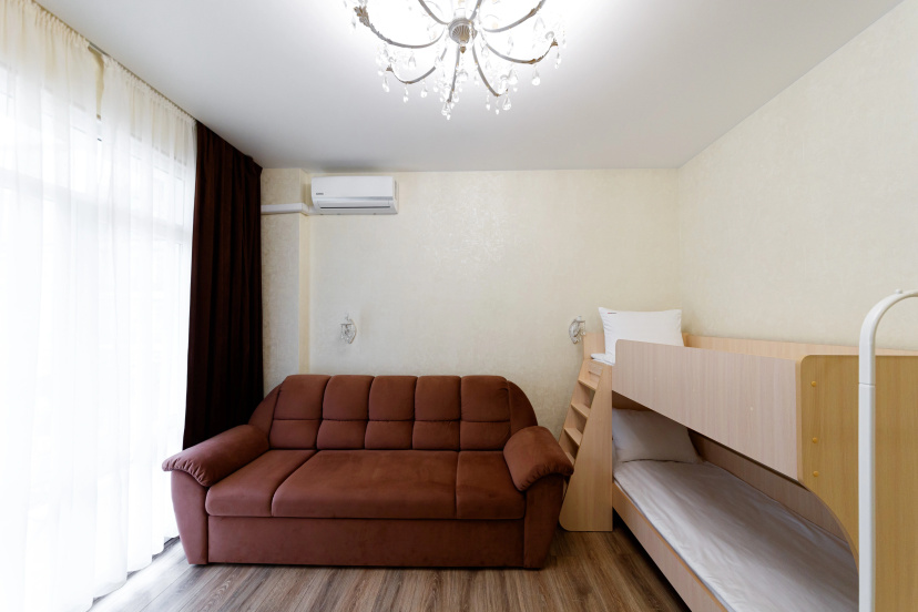 Апартаменты Red Apartments Арт Лайт Сити Монро — забронировать отель в Сириусе