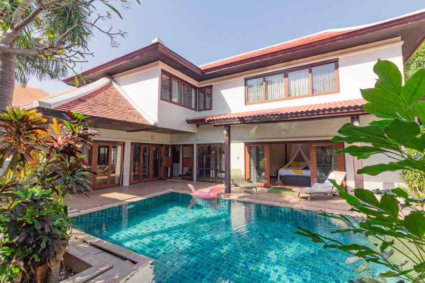 Вилла Bali Style 3BDR Private Pool — отель с удобствами в Паттайе
