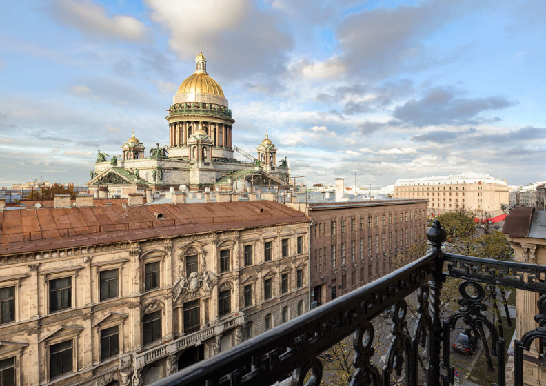 Апартаменты Minin Apartments c видом на Исаакиевский Собор 210 кв.м. — отель с удобным расположением в Санкт-Петербурге