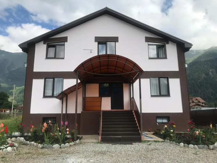 Gostevoj dom Komfort Haus — отель в Архыз, Россия