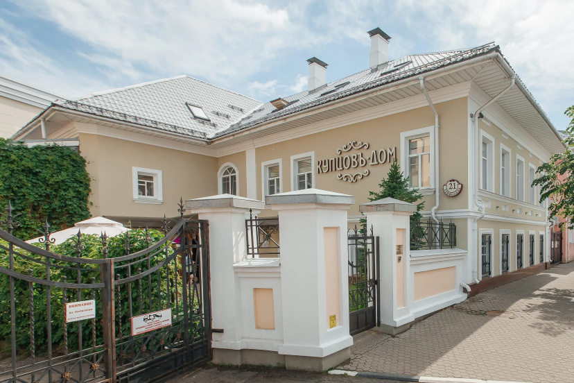 Отель Kupcov" Dom — забронировать отель в Ярославле