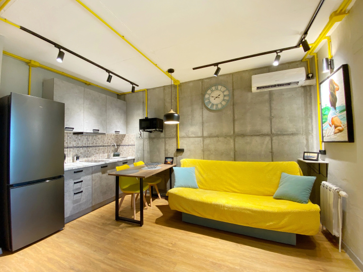 Квартира Уютная в Стиле Loft с Видом на Море в ЖК Аякс — отель с удобным расположением в Владивостоке