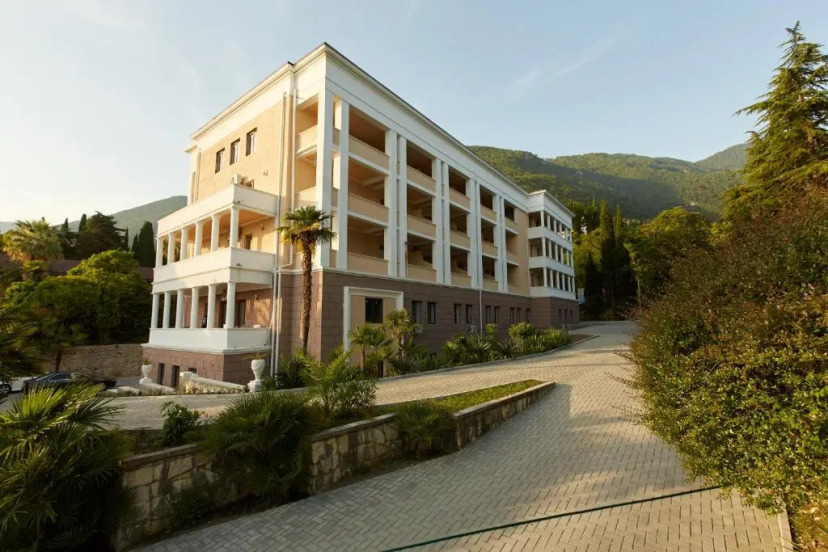 Old Gagra Hotel — отель в удобной локации в Гагра