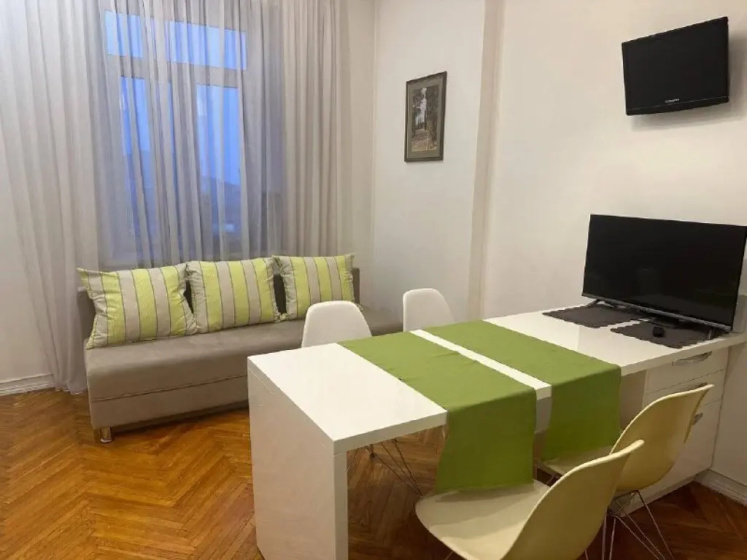 Apartamenty 3-h komnatnye v centre na Svetlanskoj — отзывы гостей и цены
