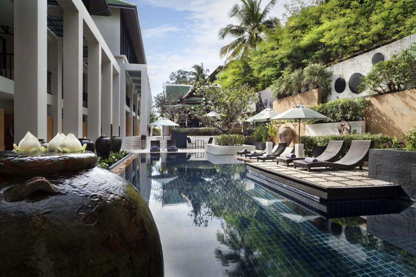 Otel' OUTRIGGER Surin Beach Resort — забронировать отель в Пхукете