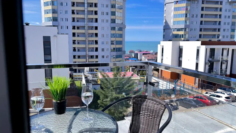 Апартаменты Casablanka Hit с балконом с видом на море — комфортный отель в Сочи