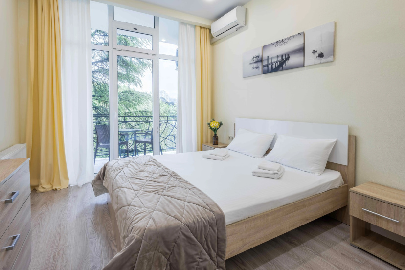 Цены на Апартаменты ApartAmore Покровский Парк Стандарт Без Кухни в Сочи