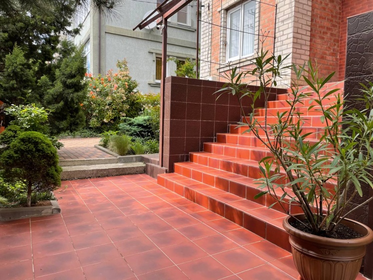 Forest House Guest House — отель с удобствами в Геленджике