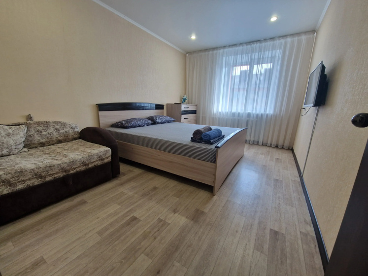 Квартира Виталий HouseRent Двухкомнатная по ул. Шевченко, 80 — отель в Альметьевск, Россия