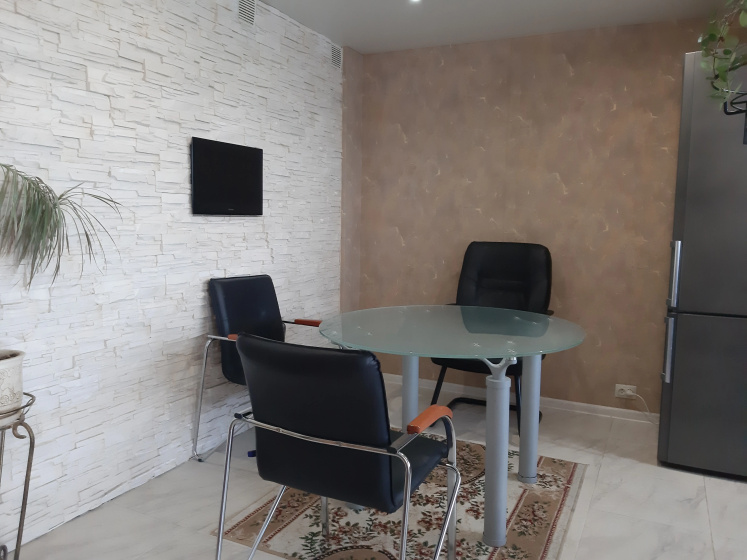 Apartamenty na Pravoj nabereznoj Sugutki 1 — забронировать отель в Чебоксарах