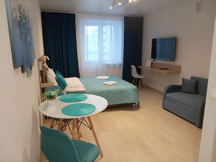 Apartamenty Uutnaa kvartira-studia s vidom na dostoprimecatel'nost' — отель с удобствами в Череповце