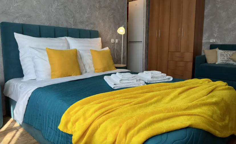 Apartamenty s balkonom — забронировать отель в Нефтеюганск