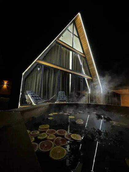 Castnyj dom A-Frame. Sunset. Las Nubes Village — забронировать отель в Даховское сельское поселение