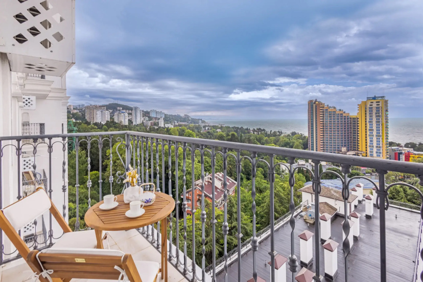 Апартаменты Люкс с Балконом и Видом на Море 12 этаж Покровский Парк Apartamore — забронировать отель в Сочи
