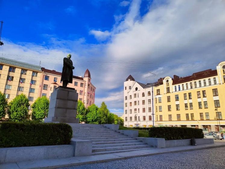 Apartamenty Rooms4Rent 100 kv.m. na Krasnoj plosadi — отель с удобствами в Выборге