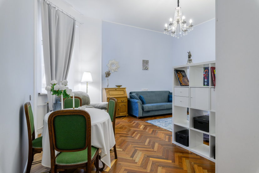 Цены на Апартаменты Sergeew Apartments Авторский апартамент у Мариинского Театра в Санкт-Петербурге
