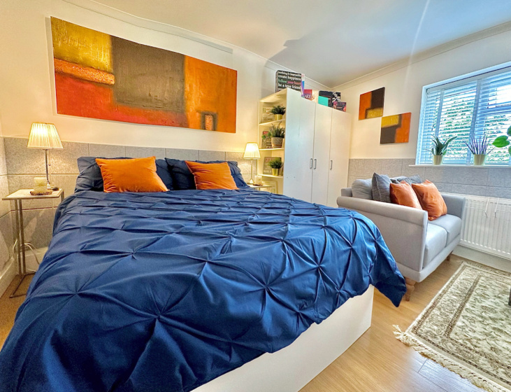 Апартаменты Damos Living - Superb Business En-Suite Studio — отель с удобствами в Лондоне