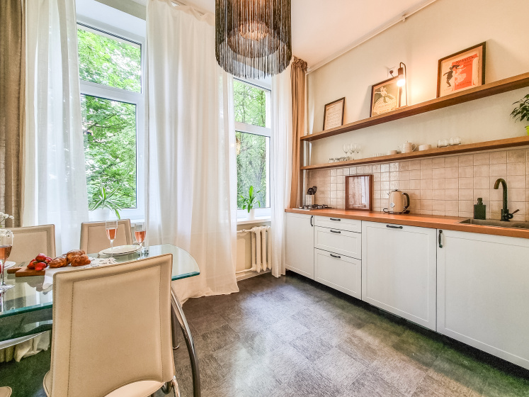 LovelyHome39| Двухкомнатная Арт-квартира в районе Амалиенау — забронировать отель в Калининграде