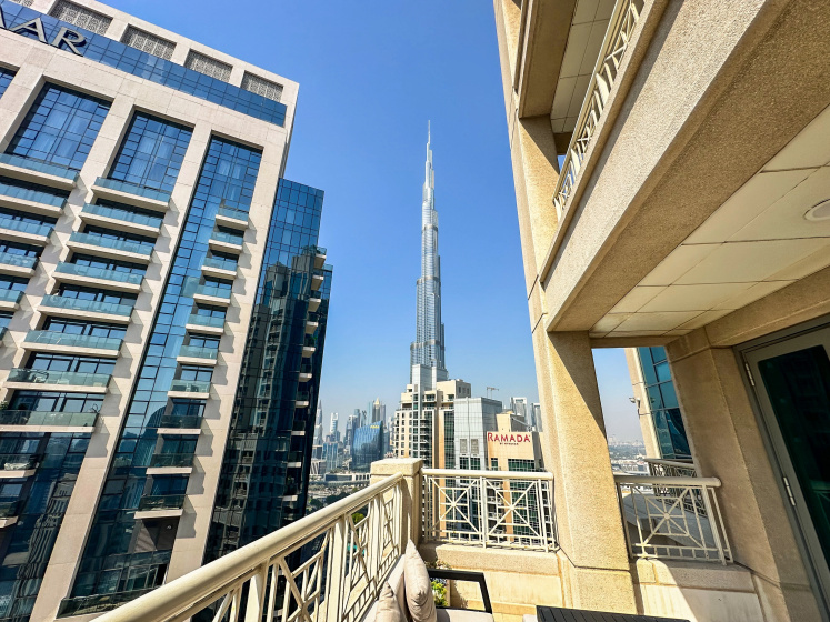 Vserve Spacious 1BR Majestic Burj Khalifa View Apartments — отель в Дубае, Объединенные Арабские Эмираты