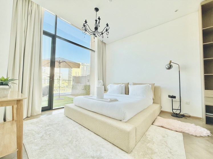 Apartamenty Vserve Elegant Penthouse Stay in the Heart of JVC — отель с удобным расположением в Дубае