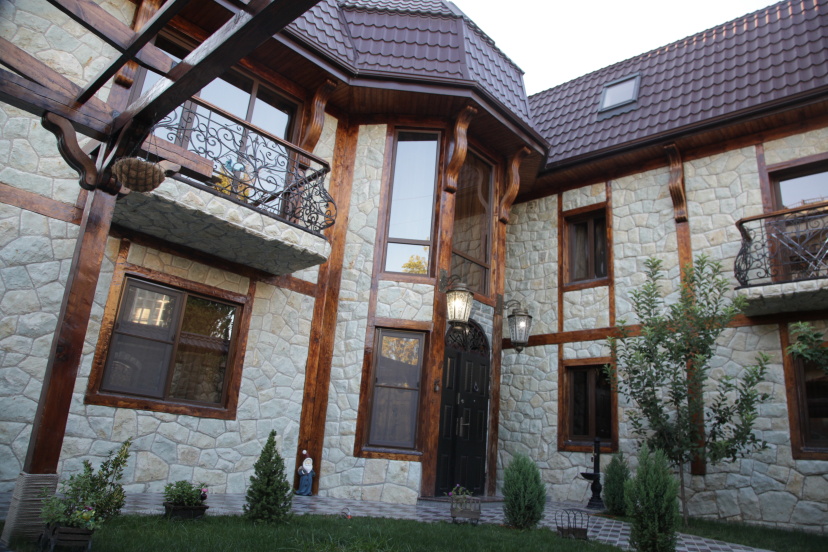 Цены на Guest Castle Hotel в Сухуми