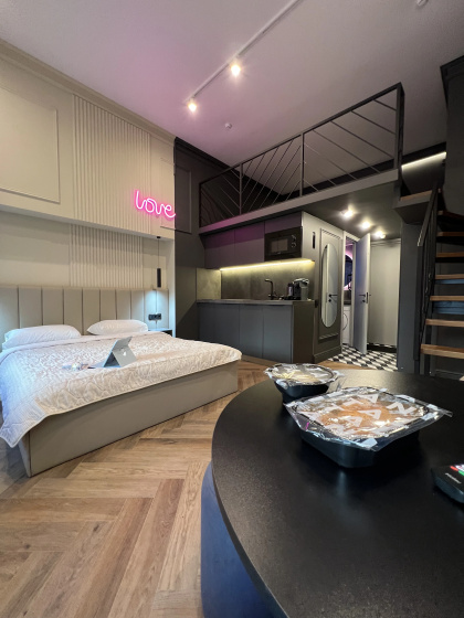 Апартаменты Family Luxury Apartments 4 (без вида - ремонт фасада; временно) — отель с удобным расположением в Санкт-Петербурге