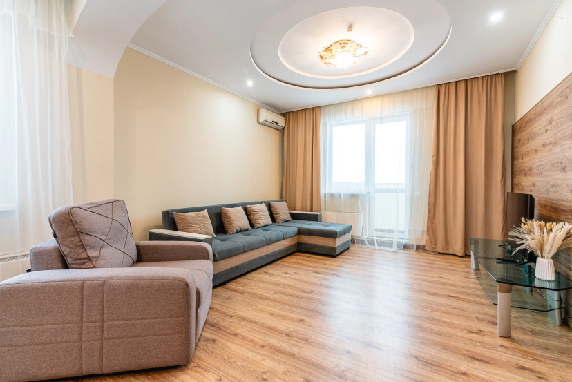 Apartamenty Prostornye 3-h komnatnye v stile minimalizm — отель с удобствами в Алматы