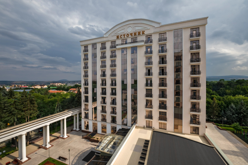 Сравните цены на Istochnik (Essentuki) в Ессентуках