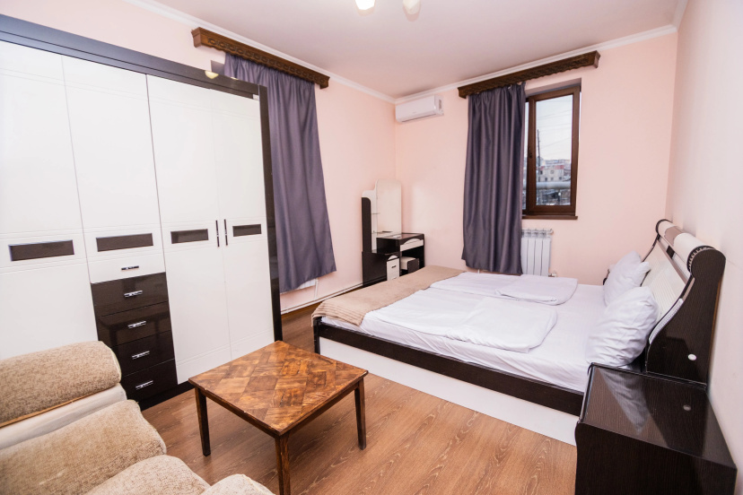 Hostel FAVORIT — отель с удобствами в Ереван