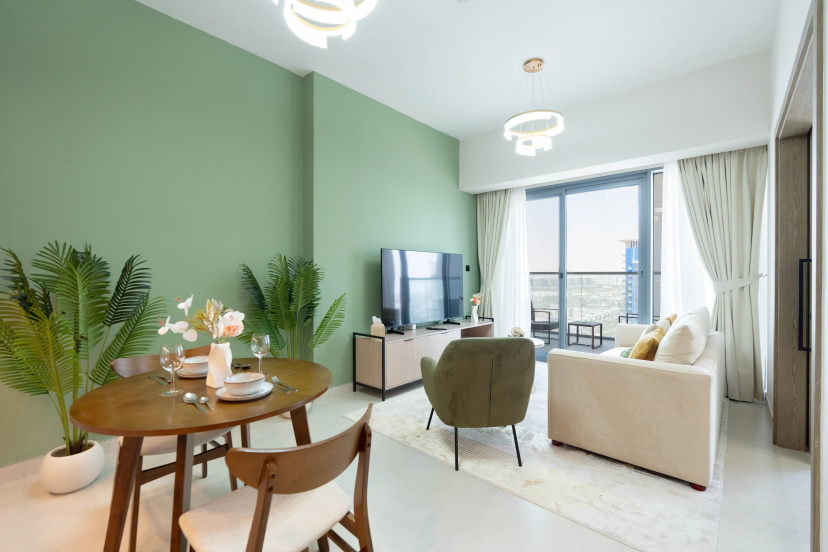 Апартаменты KeyRock Living | Luxe Escape w/ Pool & Gym Access — комфортный отель в Дубае