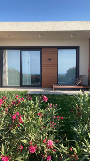 Апартаменты Sea Breeze White Villa — забронировать отель в Баку