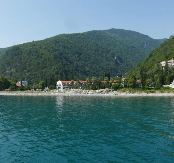 Otel' Abaata — отель с удобствами в Гагра