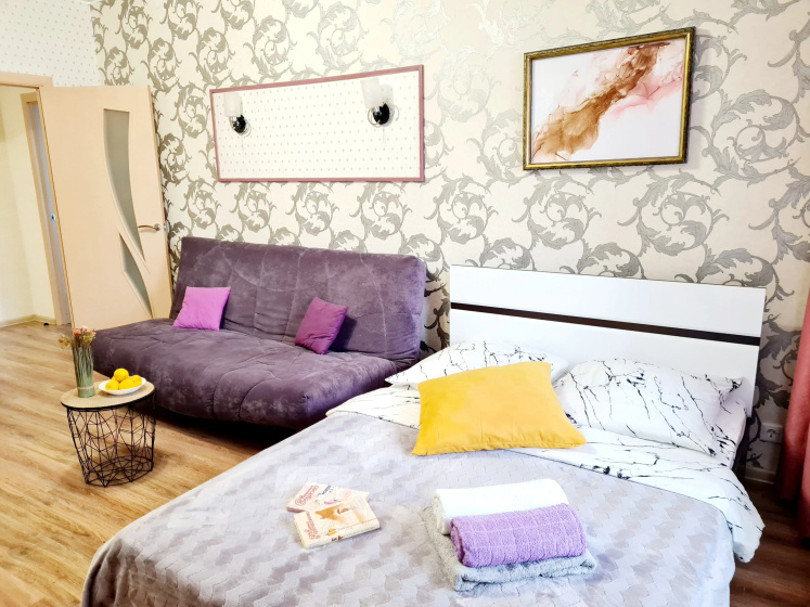 Apartamenty Belye noci u Frazinovskogo parka — забронировать отель в Волгограде